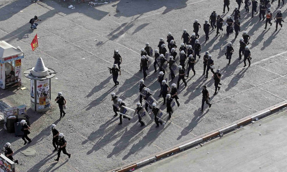 Neredi na trgu Taksim u Turskoj (2)