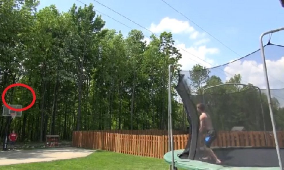 trickshot na trampolinu funvideo