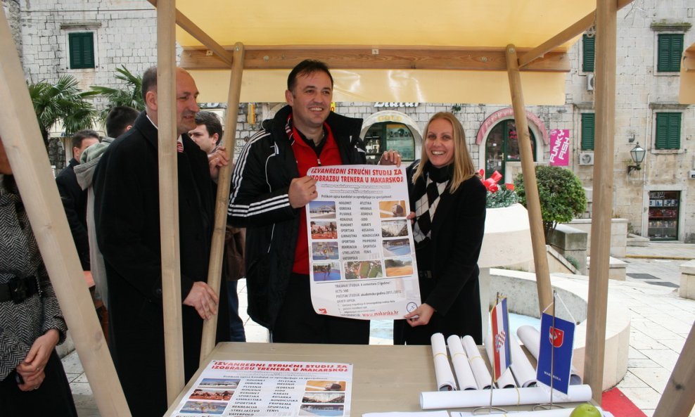 Slavko Goluža promovira fakultet za izobrazbu trenera u Makarskoj