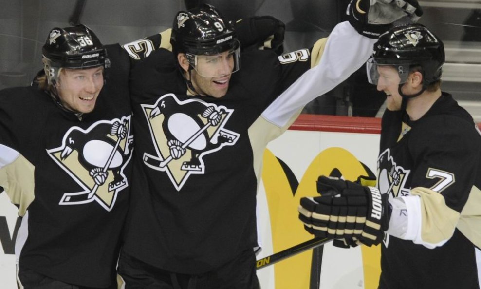 Pascal Dupuis (9), Jussi Jokinen (36), Paul Martin (7)