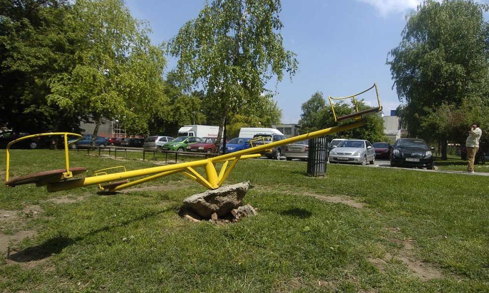 vrtuljak park dječje igralište