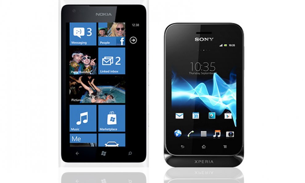 Nokia Lumia 900 Sony Xperia Tipo