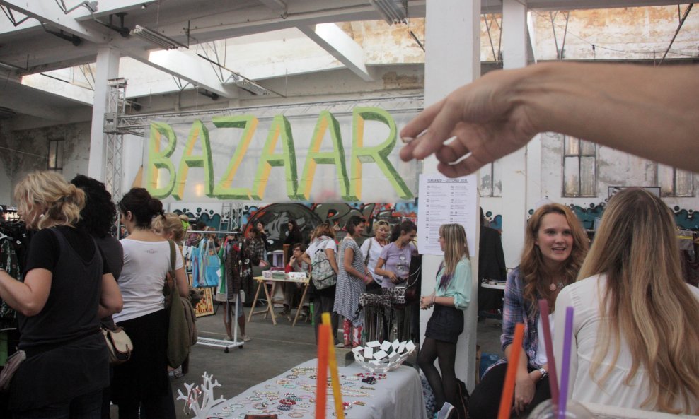 Bazaar 01