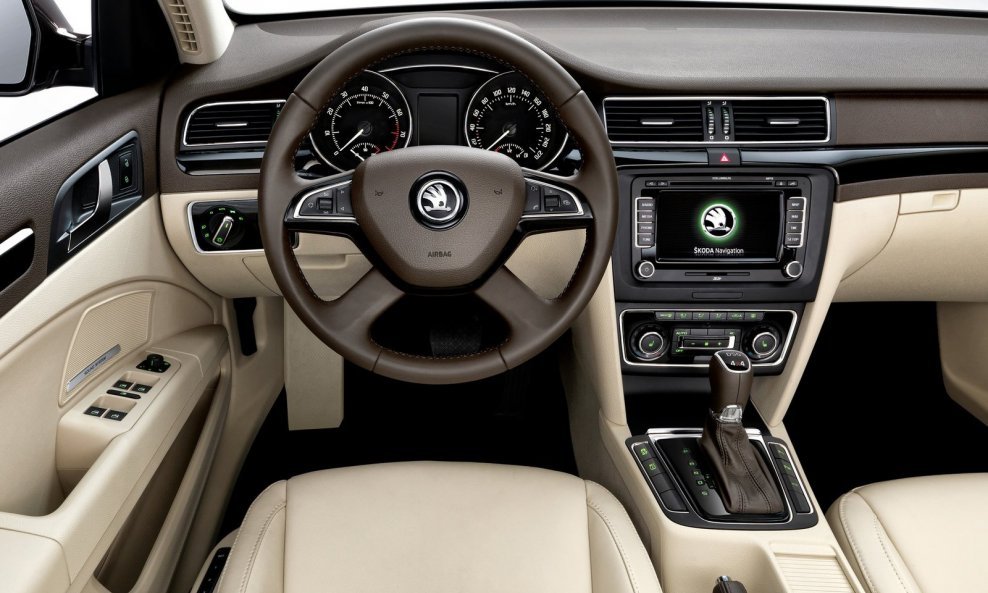 Skoda-Superb-FL-2[3]