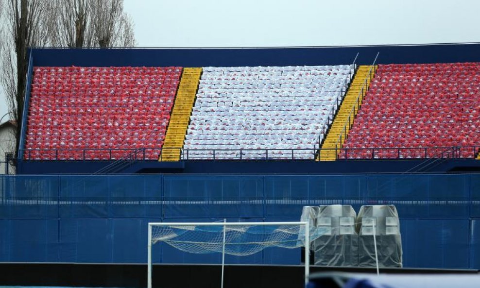 Navijačke vrećice na stadionu Maksimir (3)