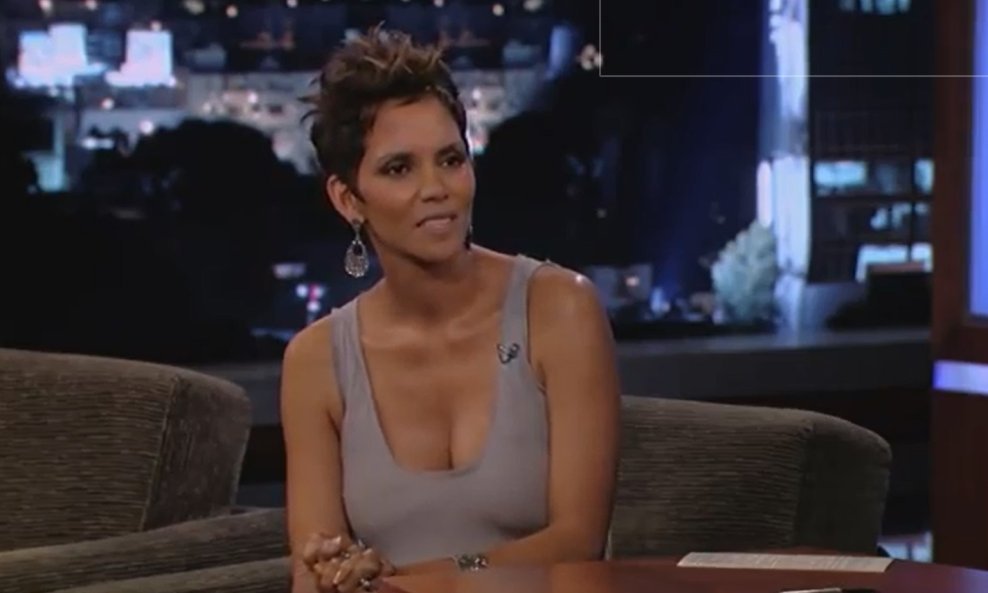 HALLE BERRY 