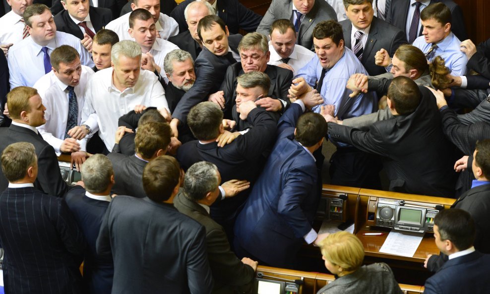 masovna tučnjava parlament kijev ukrajina
