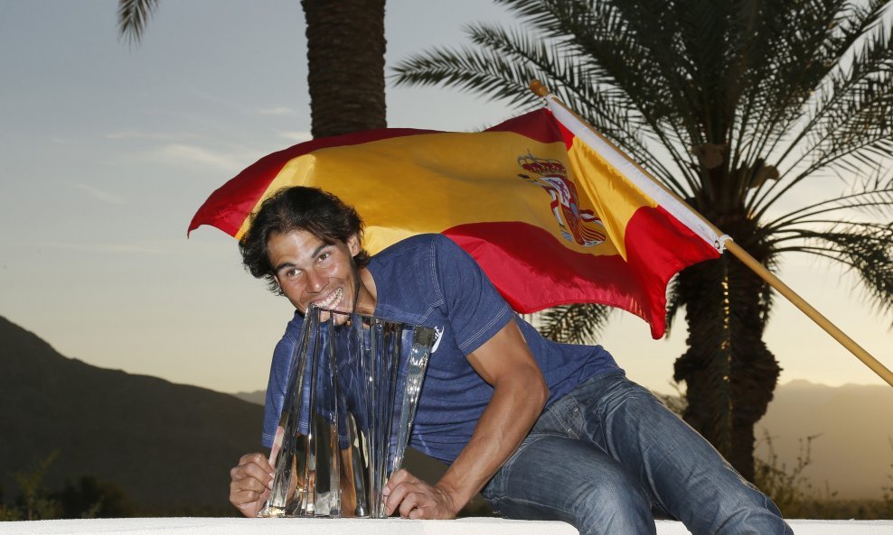 Rafael Nadal s trofejem