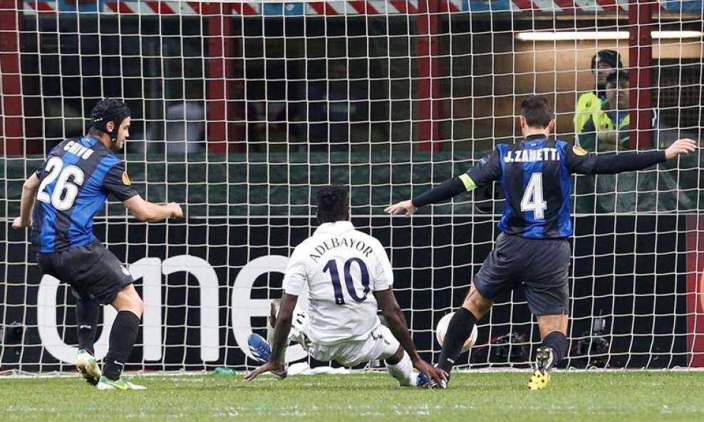 Adebayor zabija Interu