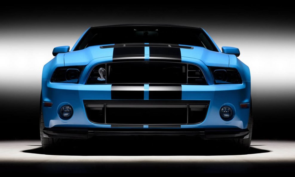 ford-mustang-shelby-gt-500-2013-10