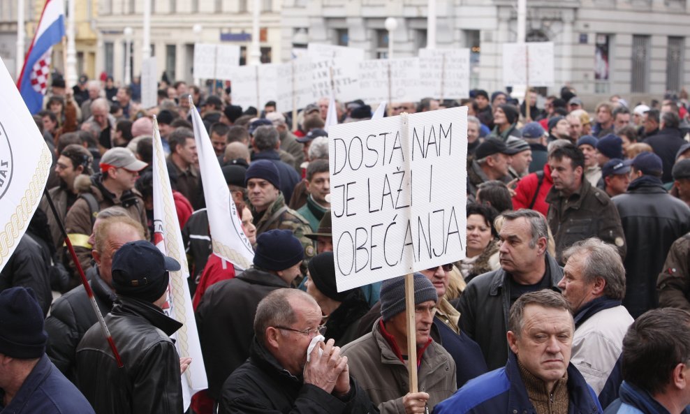 prosvjed radnika Dine i Diokija