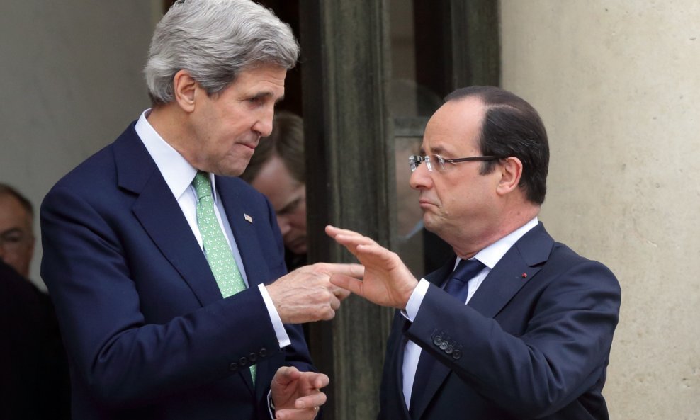 francois hollande i john kerry