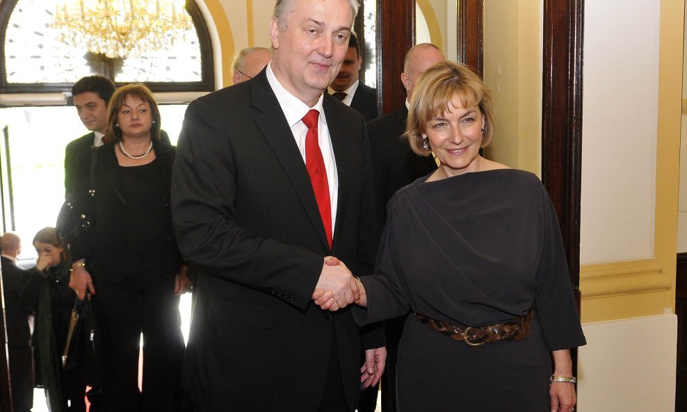 zlatko lagumdžija i vesna pusić poziraju