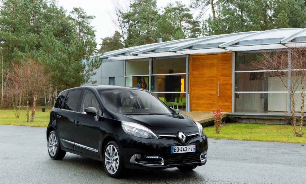 2013-Renault-Scenic-Grand-Scenic-1[2]