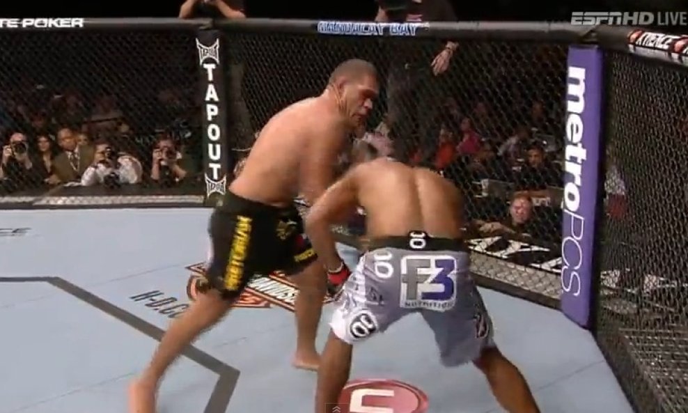 Silva nokautirao Overeema