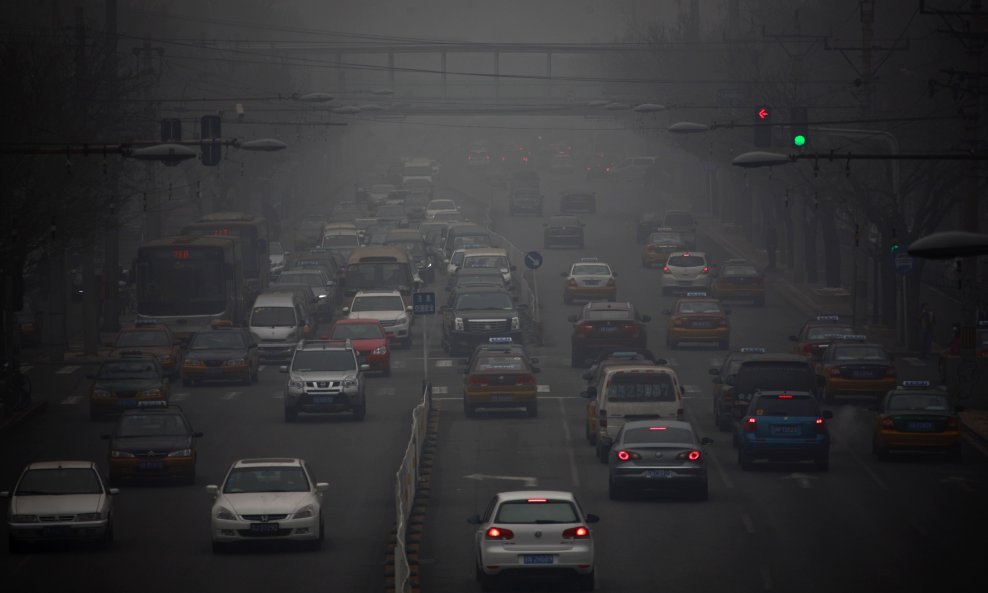Peking zarobljen smogom