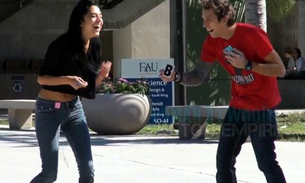 Napad lažne pčele izbezumio prolaznike