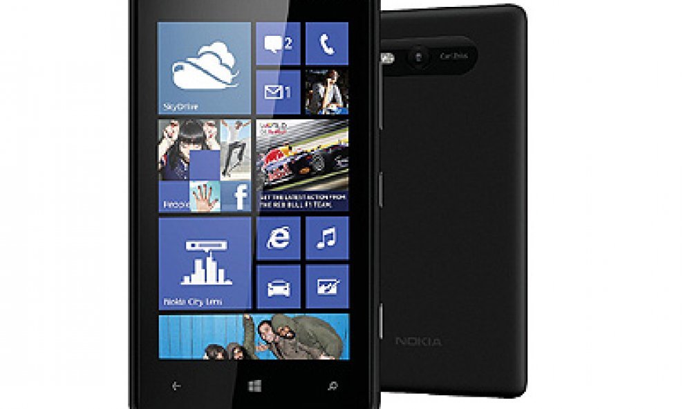 Nokia Lumia 820 pametni telefon