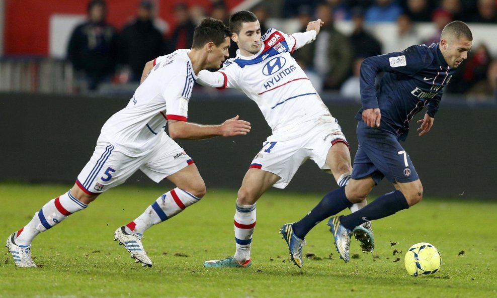 Dejan Lovren vs. Jeremy Menez