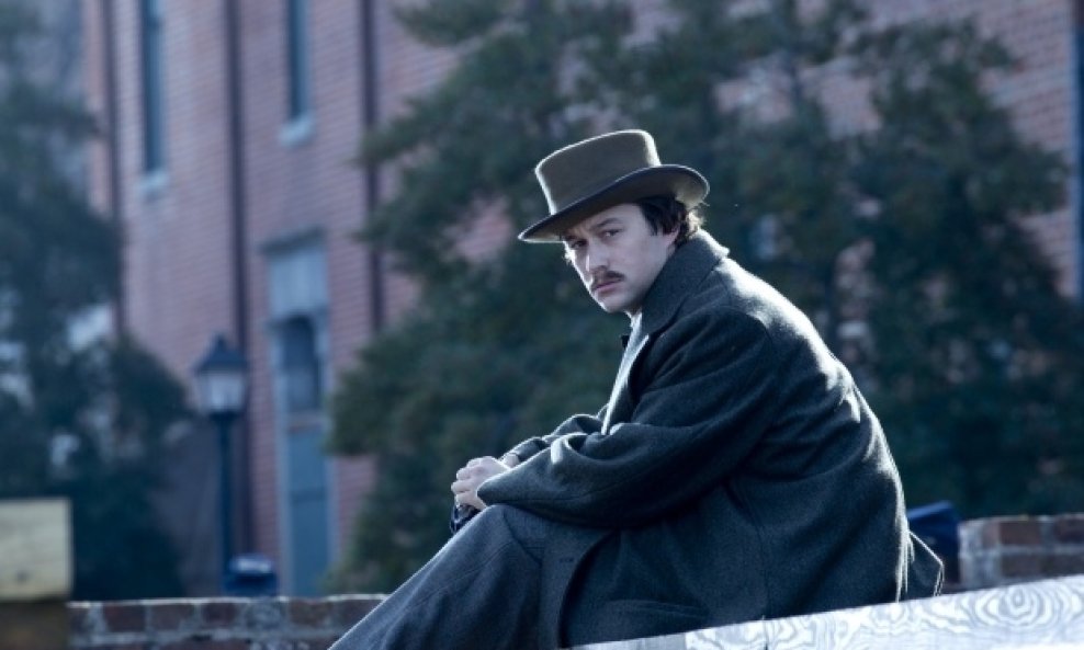 red. Steven Spielberg