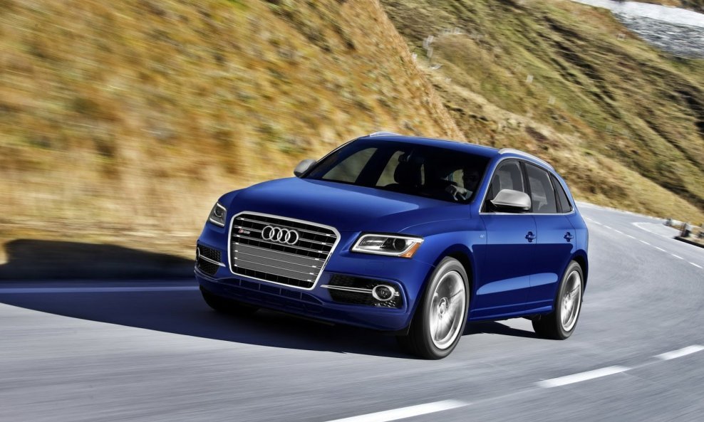 Audi-SQ5-TSI-1[5]