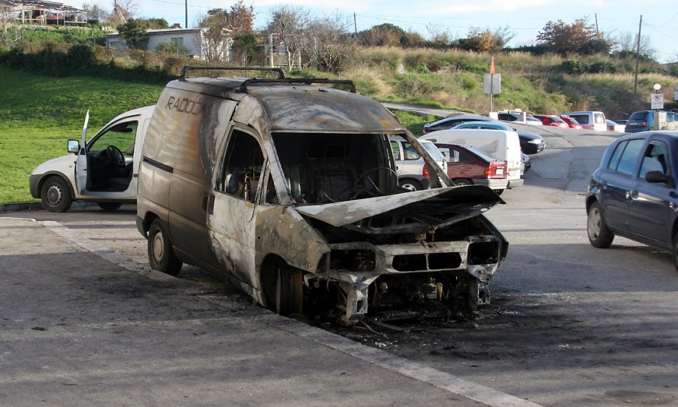 Split Žnjan auto požar