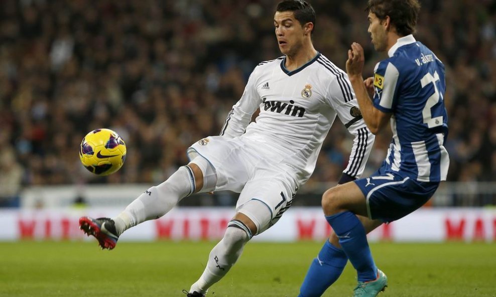 Cristiano Ronaldo (Real Madrid) Victor Alvarez (Espanyol)