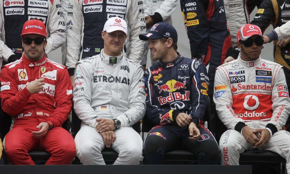 Fernando Alonso u društvu Michaela Schumachera i njegova sunarodnjaka  Sebastiana Vettela te Lewisa Hamiltona