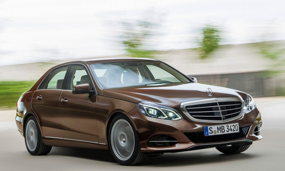 2014-Mercedes-E-Class-1[8]