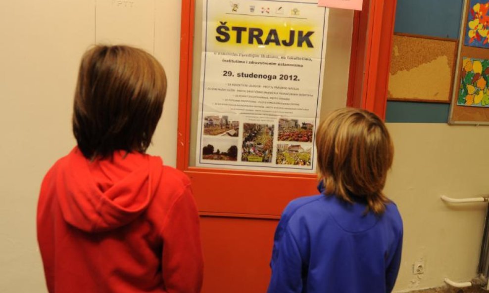 Štrajk u školama (10)