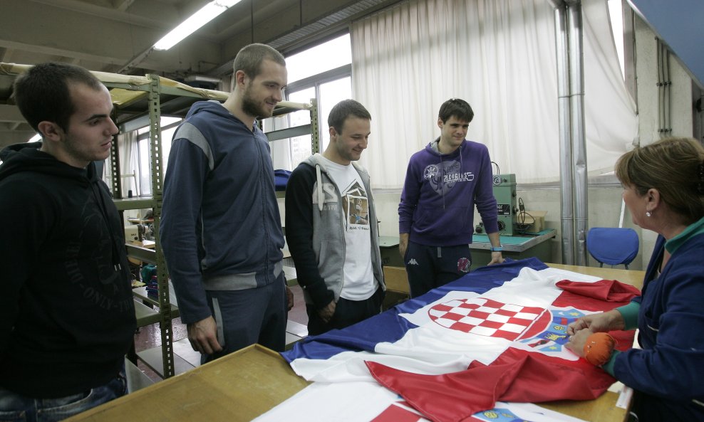 Hajduk u posjeti DES-u 4