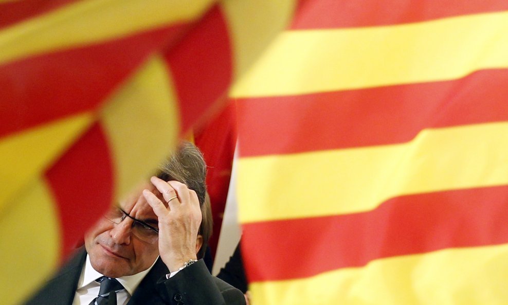 Artur Mas zabrinut