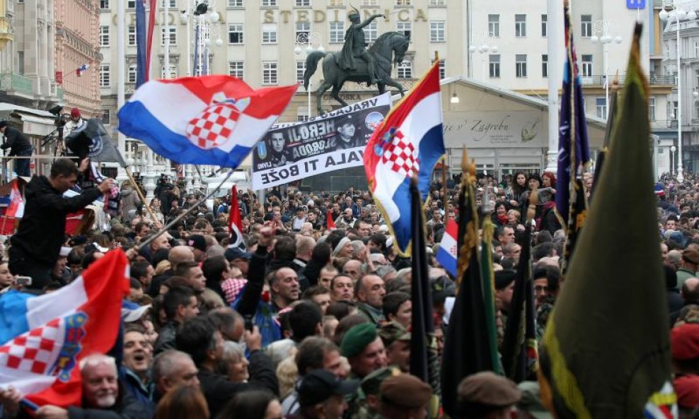 Doček generala na Trgu bana Jelačića (8)