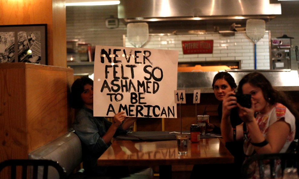 Amerikanci protiv Trumpa