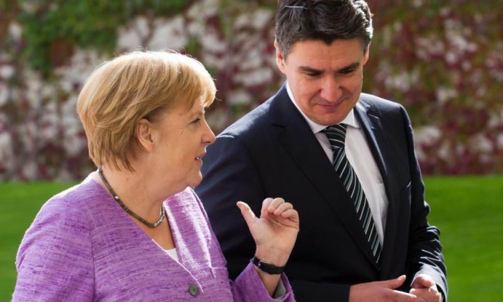 Angela Merkel i Zoran Milanović u dobrom raspoloženju