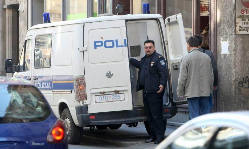 policijska marica policijsko vozilo