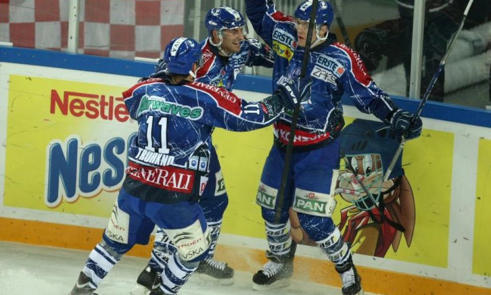 Adam Naglich, Greg Day, Vjačeslav Truhno Medveščak 2011