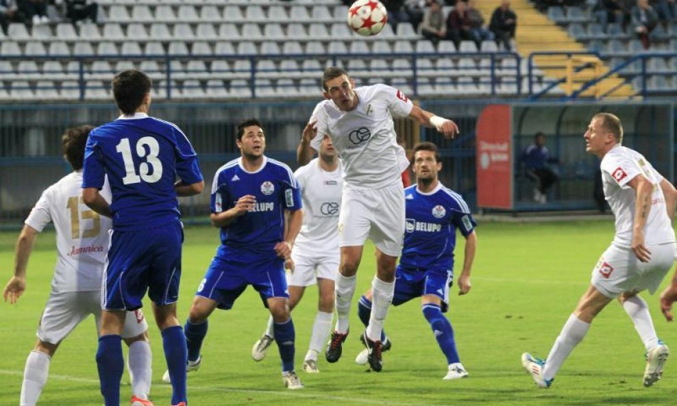 Rijeka i Slaven Belupo