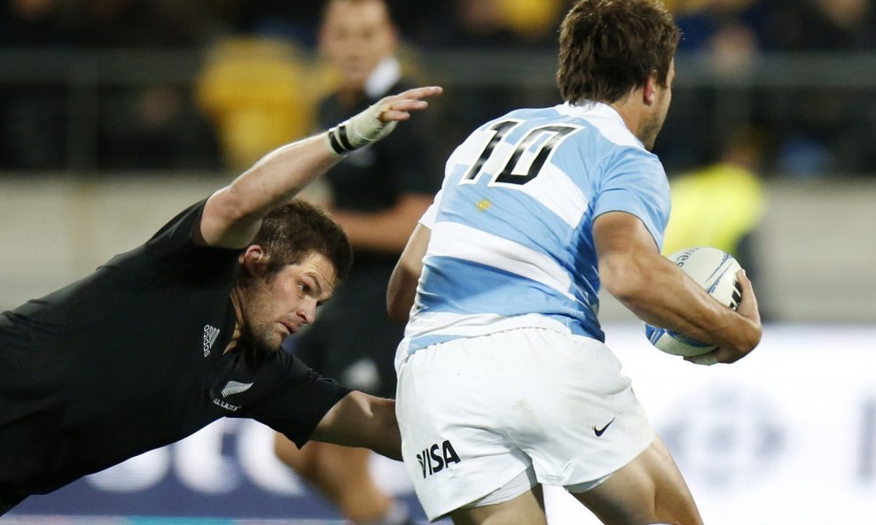 Richie McCaw (Novi Zeland) i Juan Martin Hernandez (Argentina)