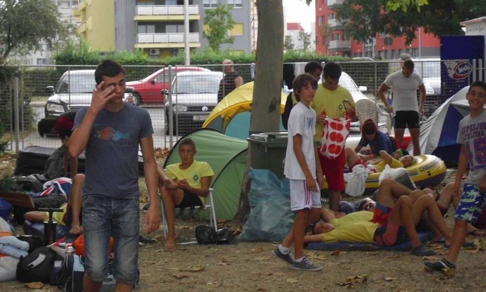 Brođani su  na Jarunu boravili u šatorima