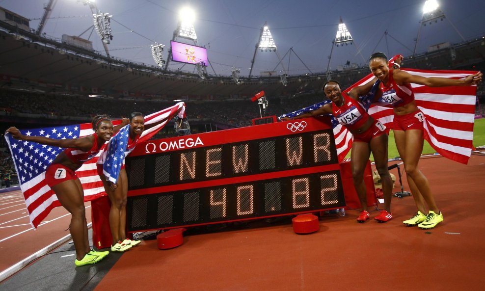 Ženska američka štafeta 4x100m