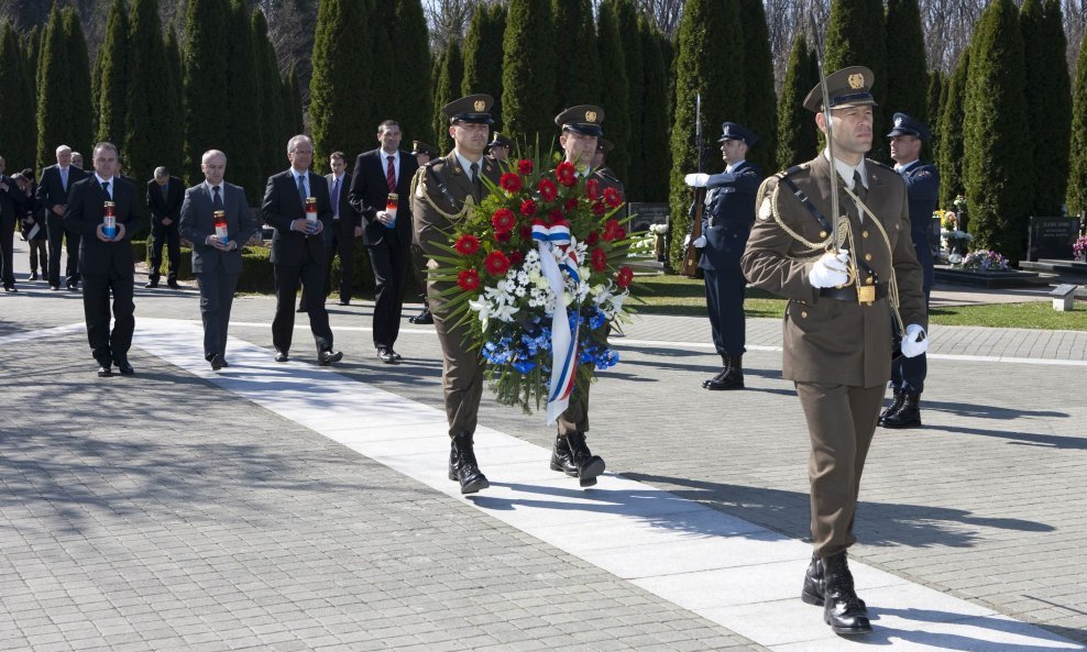 Memorijalno groblje u Vukovaru