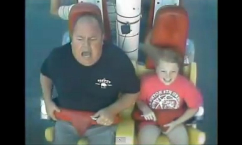 otac Steve Fuehne  i kćer vožnja u zabavnom parku funvideo