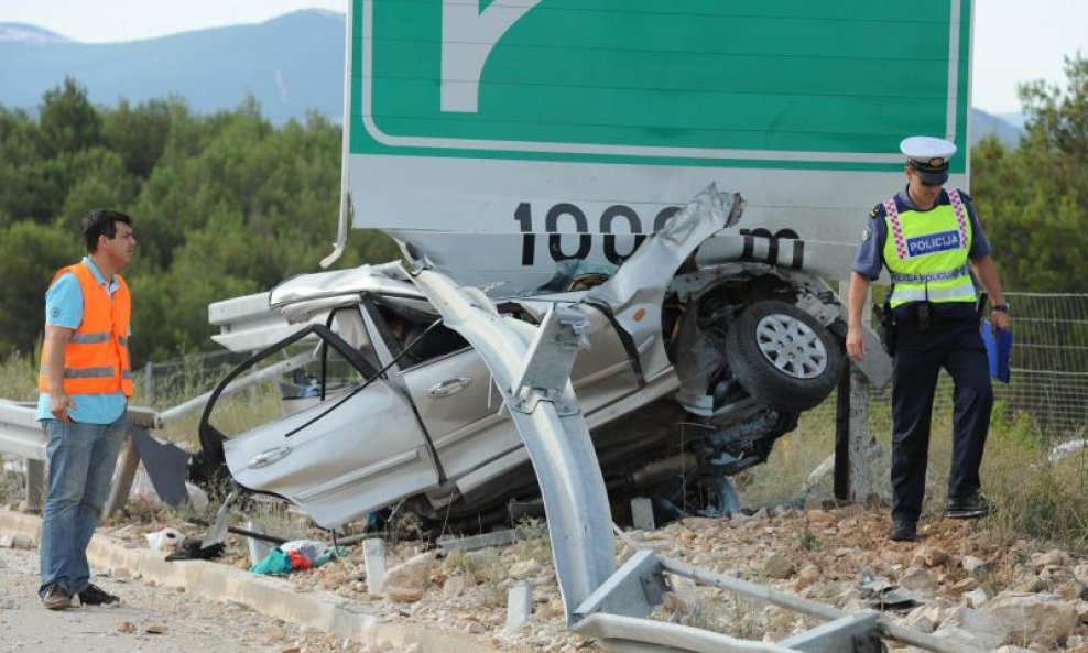 prometna nesreća skradin