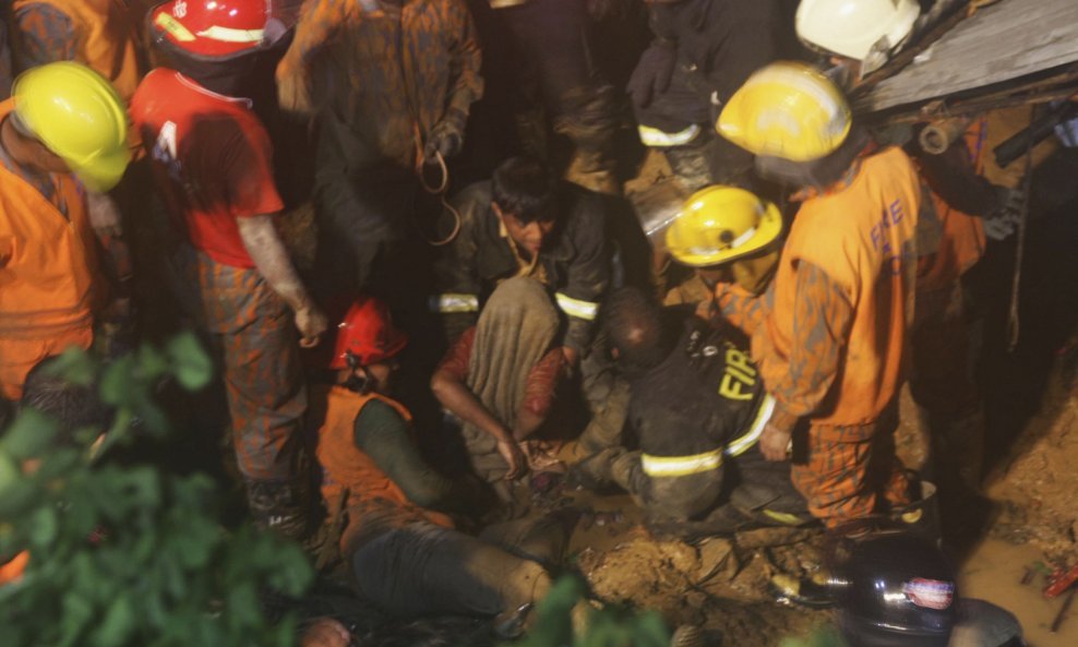 Bangladeš, klizište terena