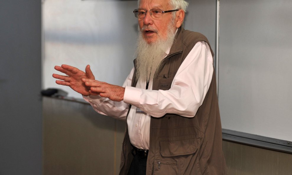 Robert John Aumann
