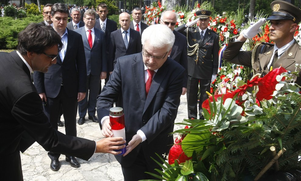 Josipović i Milanović, Brezovica