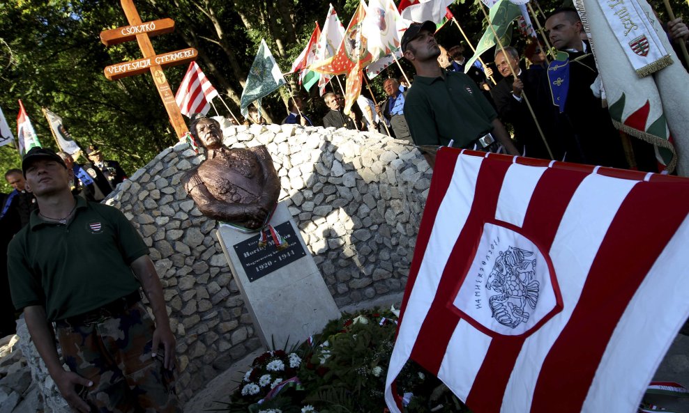Odavanje počasti Milosu Hortyju - kontroverznom regentu Mađarske tijekom Drugog svjetskog rata
