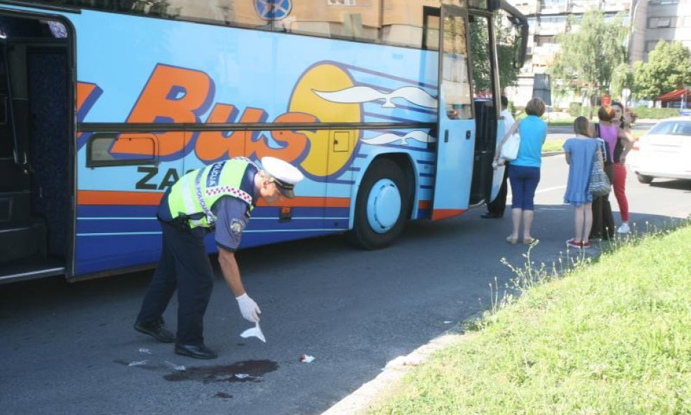 karlovac ispadanje iz autobusa