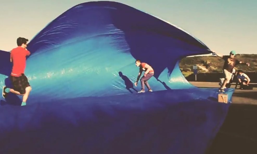 Tarp Surfing